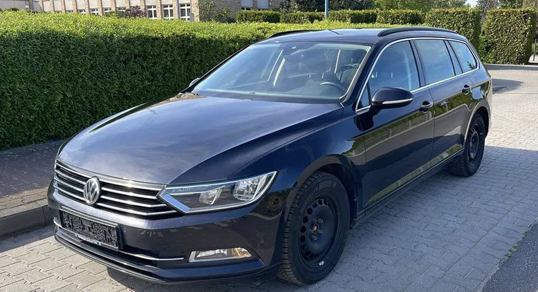 volkswagen passat Volkswagen Passat cena 56500 przebieg: 92900, rok produkcji 2019 z Rakoniewice